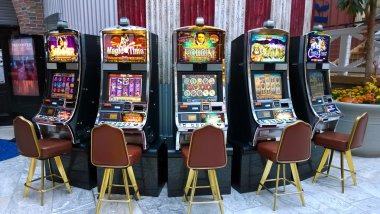 dingdong slot account verification form with QRIS payment option highlighted