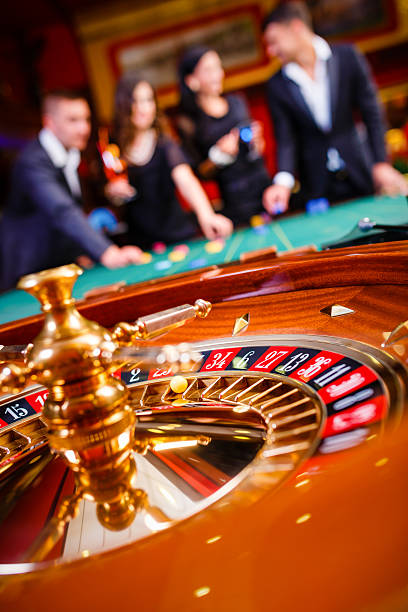 dingdong slot Gaple Online table interface on mobile phone showing domino tiles and player positions